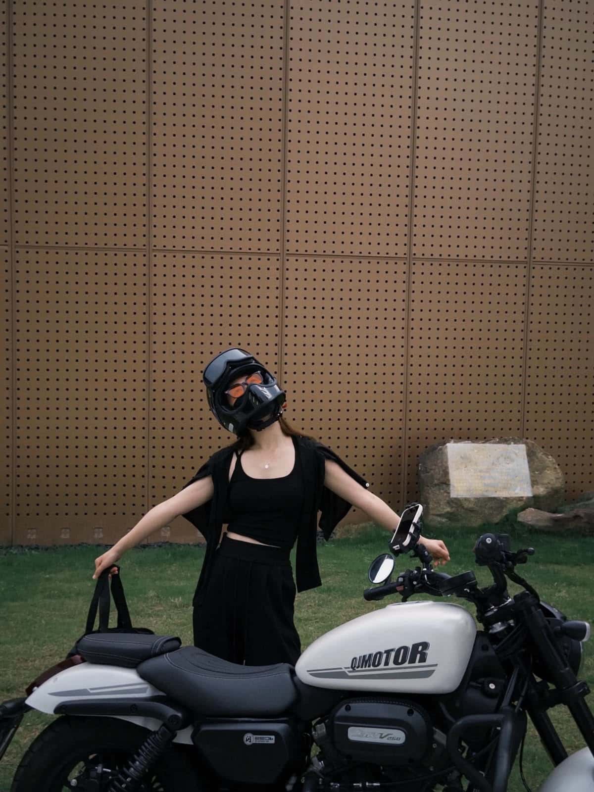 QJMOTOR SRV 250 AMT