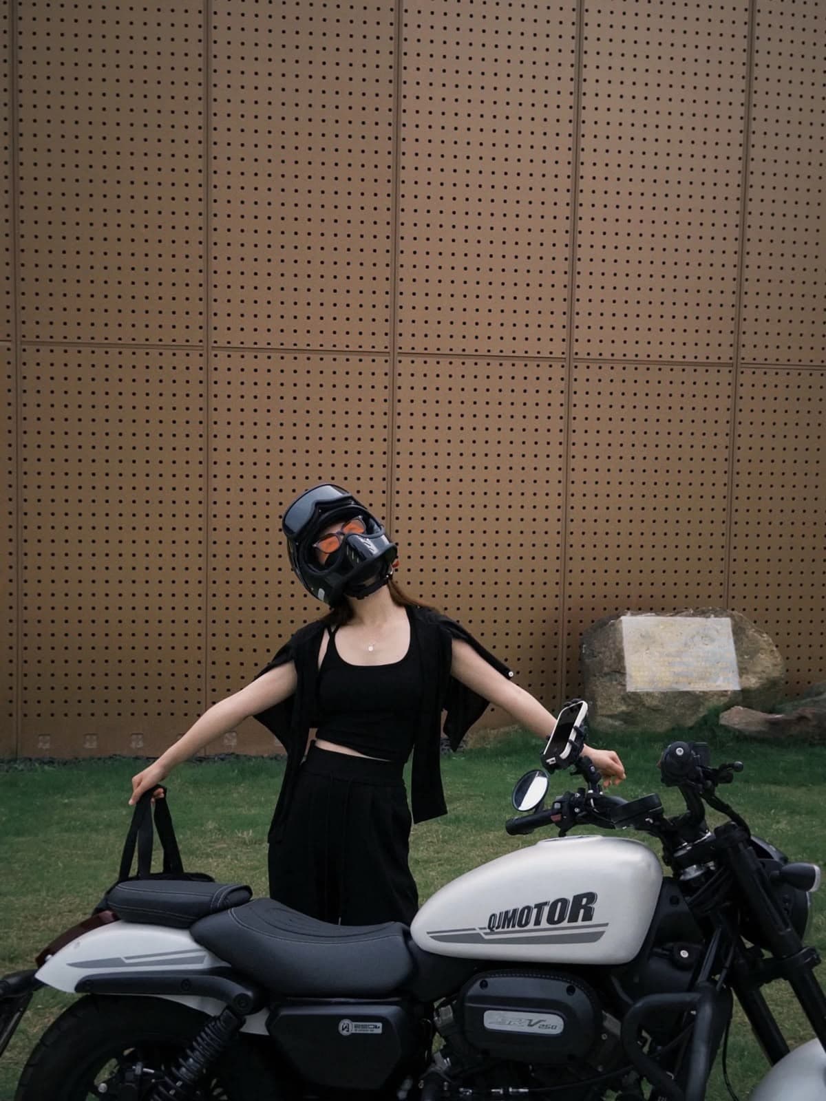 QJMOTOR SRV 250 AMT - Image 1